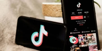 TikTok lanza 25 pódcasts originales de influencers