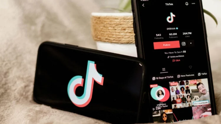 TikTok lanza 25 pódcasts originales de influencers