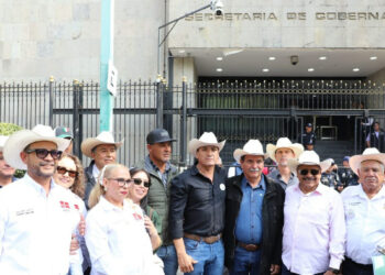 Mesa de diálogo entre agricultores