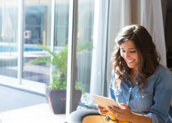 Cómo elegir entre tablet y laptop para tus necesidades diarias