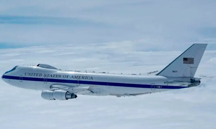 La FAA emite alertas de seguridad aérea en el Pacífico por actividad militar e interferencias