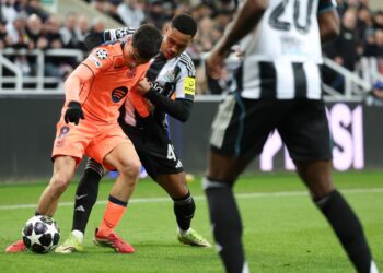 Barcelona rescata empate 1-1 ante Newcastle en la ida de octavos de Champions League
