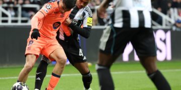 Barcelona rescata empate 1-1 ante Newcastle en la ida de octavos de Champions League