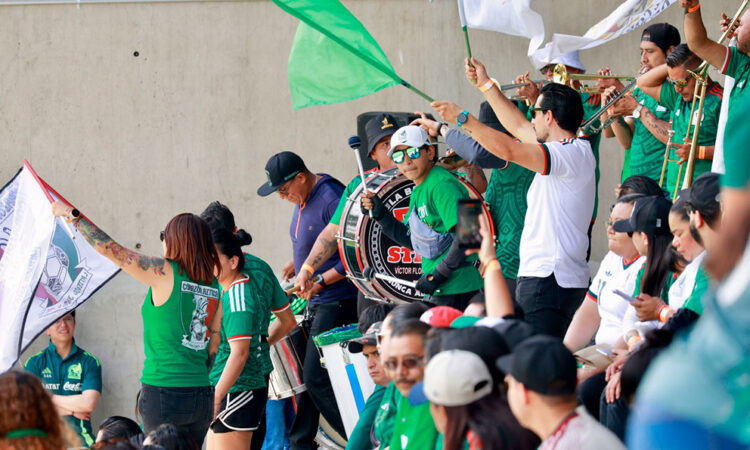 Sheinbaum pide a la afición mexicana respetar las reglas de FIFA