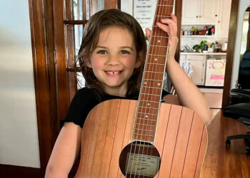 Taylor Swift sorprende a niña fan con guitarra firmada