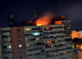 Dron impacta edificio en Rumanía; acusan a Rusia de ataque