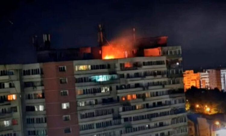 Dron impacta edificio en Rumanía; acusan a Rusia de ataque