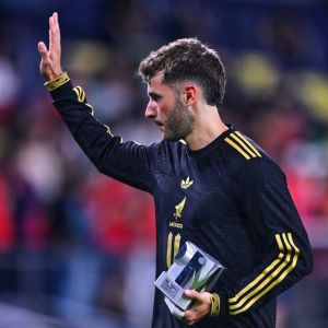 Santiago Giménez habla sobre su regreso y minutos ante Australia