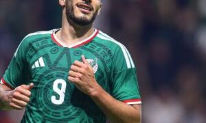 Wolverhampton busca traer de vuelta a Raúl Jiménez