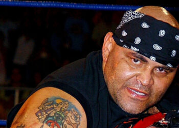 Konnan sufre amputación de su segunda pierna; WWE cubre gastos