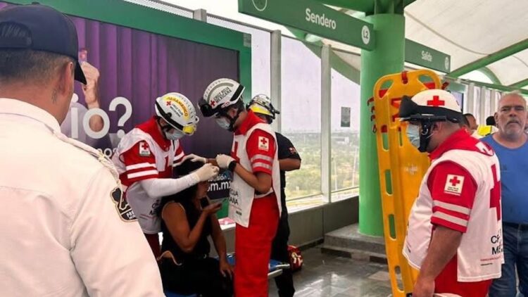 Mujer agredida en el Metro de Monterrey; detienen al agresor